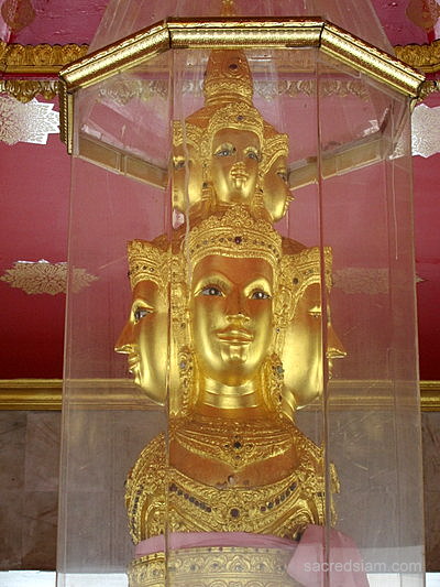 Nakhon Si Thammarat City Pillar Shrine ceiling