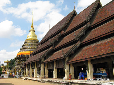 Lampang temples: Wat Phra That Lampang Luang viharn chedi