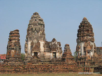 Lopburi temples: Wat Phra Si Rattana Mahathat