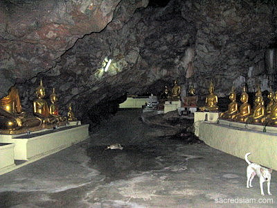 Khao Bandai It cave Phetchaburi entrance