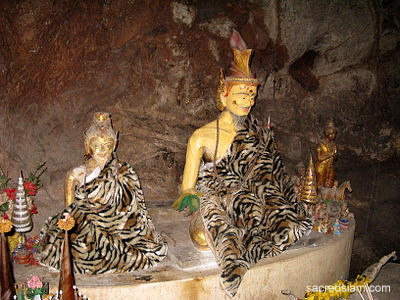 Khao Bandai It cave Phetchaburi Lersi Ta Fai