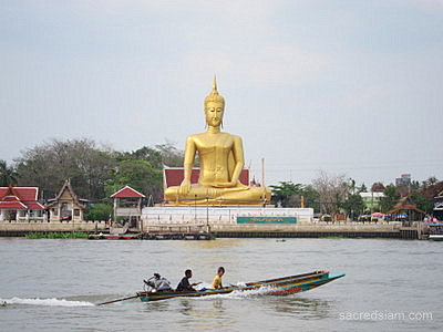 Nonthaburi Wat Bang Chak by river