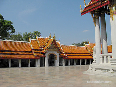 Wat Benchamabophit (Marble Temple) Bangkok courtyard