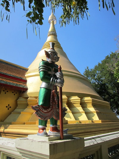 Wat Bot Manee Si Bunruang yak
