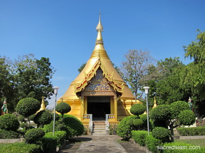 Tak temples: Wat Bot Manee Si Bunruang chedi