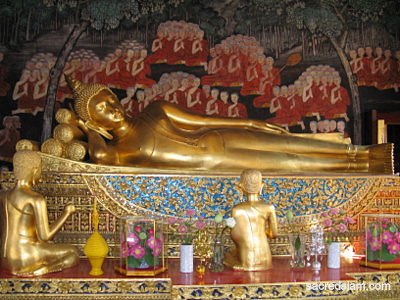 Wat Bowonniwet reclining Buddha Bangkok