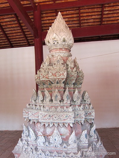 Wat Chaeng  Nakhon Si Thammarat keng jeen urn