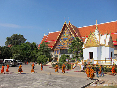 Wat Chai Chumphon Chana Songkhram Kanchanaburi viharn