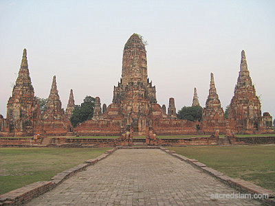 Wat Chaiwatthanaram Ayutthaya prang and chedis