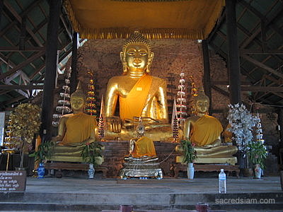 Wat Chedi Luang Chiang Saen Buddha