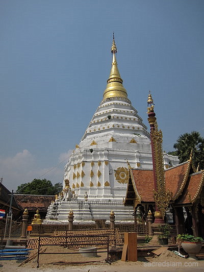 Wat Chiang Yuen Chiang Mai chedi