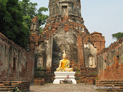 Wat Choeng Tha Ayutthaya prang