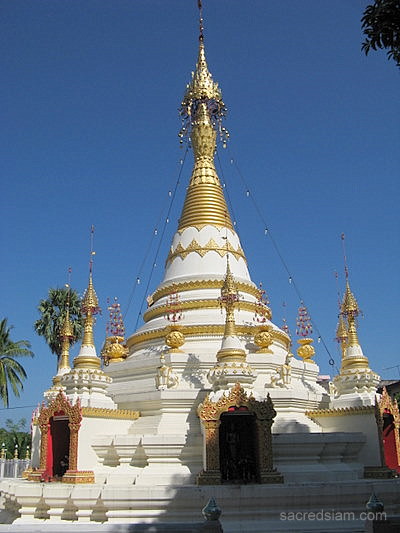 Wat Hua Wiang Mae Hong Son chedi