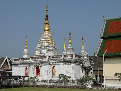 Chiang Rai temples: Wat Jet Yot chedi