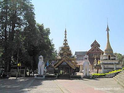 Wat Kam Ko Mae Hong Son portico