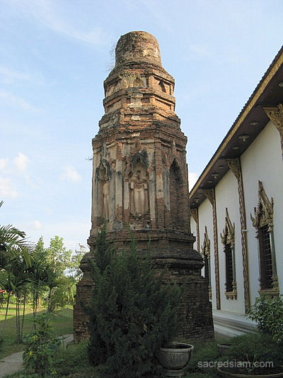Wat Ku Kut (Chama Thewi) Lamphun octagonal chedi