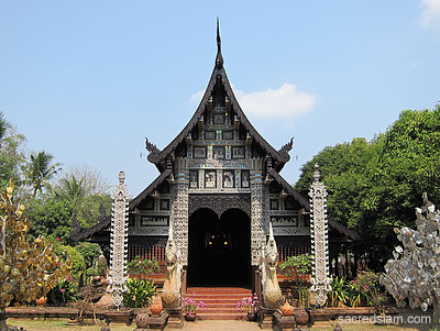 Wat Lok Molee Chiang Mai viharn