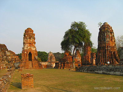 Wat Mahathat Ayutthaya prang
