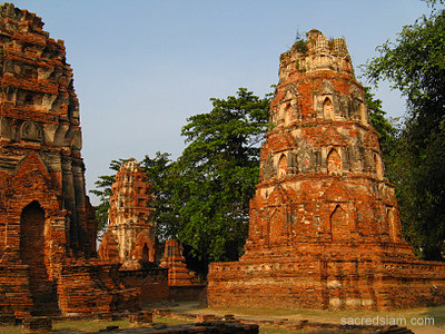 Wat Mahathat Ayutthaya octagonal chedi