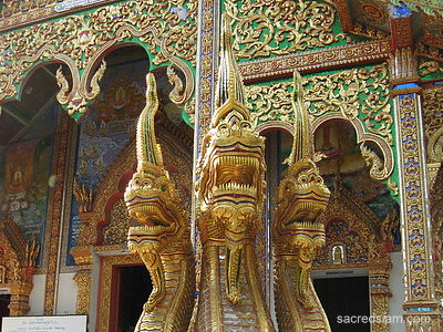 Wat Mahawan Lamphun golden nagas