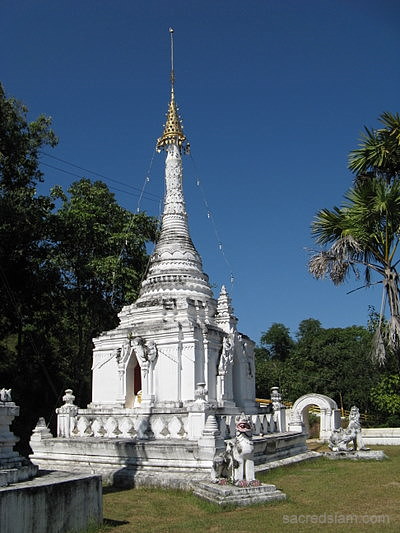 Wat Muay Tor Mae Hong Son chedi