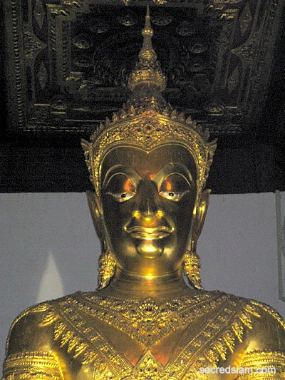 Wat Na Phra Men Ayutthaya crowned Buddha
