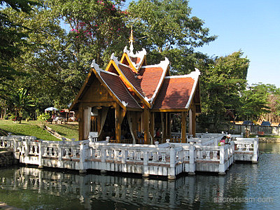 Wat Nam Hoo Pai pavillion