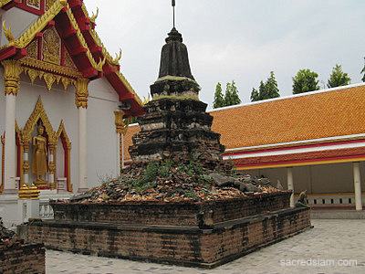 Wat Nang Phaya Phitsanulok chedi