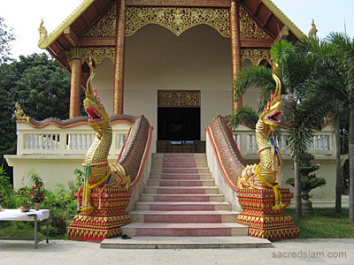 Wat Ngam Muang Chiang Rai viharn
