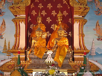 Wat Okat Si Bua Ban Nakhon Phanom Phra Taew and Phra Tiam