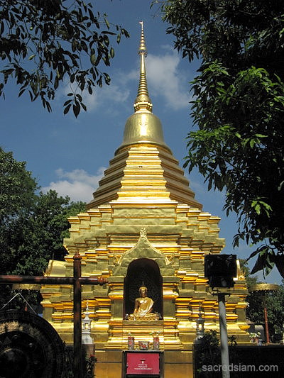 Wat Duang Dee Chiang Mai Chang Lom chedi