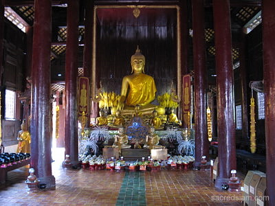Wat Phan Tao Chiang Mai Buddha statue