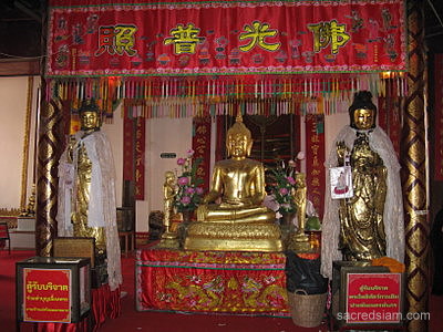 Wat Phanan Choeng Ayutthaya Buddha bodhisattvas