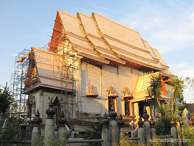 Khorat temples: Wat Phayap modern ubosot Khorat