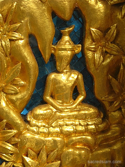 Wat Phlapphla Chai Phetchaburi door carving