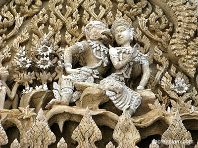 Wat Phlapphla Chai Phetchaburi Hanuman stucco