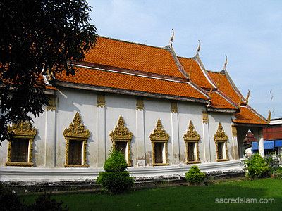 Wat Phlapphla Chai Phetchaburi viharn