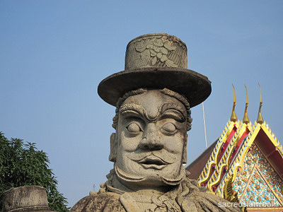 Wat Pho (Phra Chetuphon) Marco Polo rock giant Bangkok
