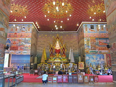 Wat Pho Chai Nong Khai ubosot interior
