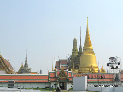 Wat Phra Kaew Bangkok stupas
