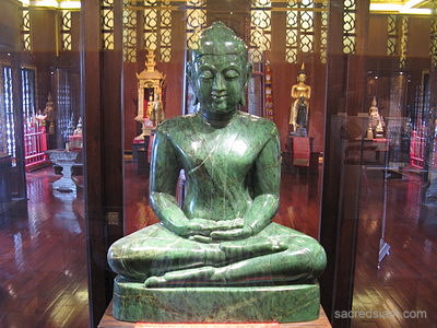 Wat Phra Kaew Chiang Rai jade Buddha