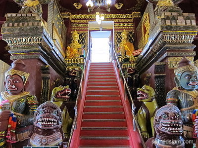 Wat Phra Mahathat chedi guardians Nakhon Si Thammarat