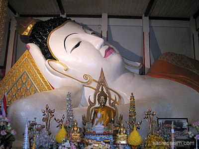 Wat Phra Non Chiang Rai Reclining Buddha statue