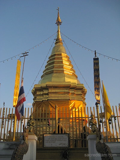 Wat Phra That Doi Kham Chiang Mai chedi