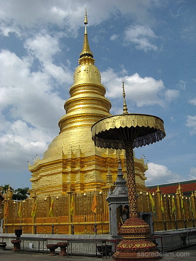 Wat Phra That Hariphunchai Lamphun Lanna chedi