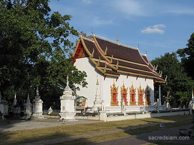 Wat Phra Yuen Lamphun ubosot