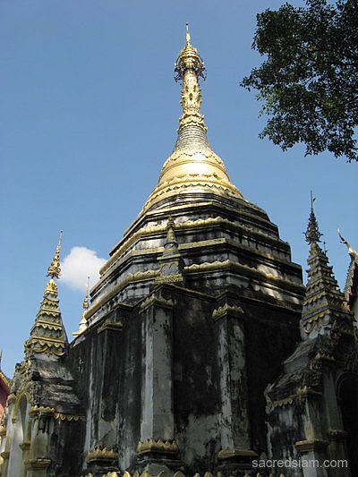 Wat Phuak Taem Chiang Mai chedi