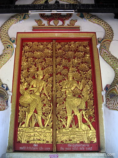 Wat Phuak Taem Chiang Mai gilded doors