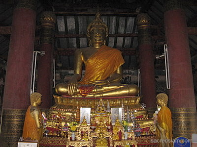 Wat Ratburana Phitsanulok Buddha statue