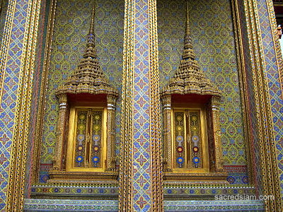 Wat Ratchabophit Bangkok viharn windows